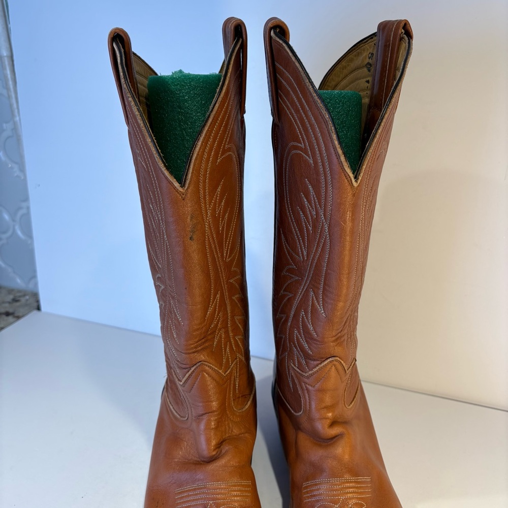 Vintage Tony Lama Brown Western Boots with Stitching Style # 6116 - Picture 3 of 10
